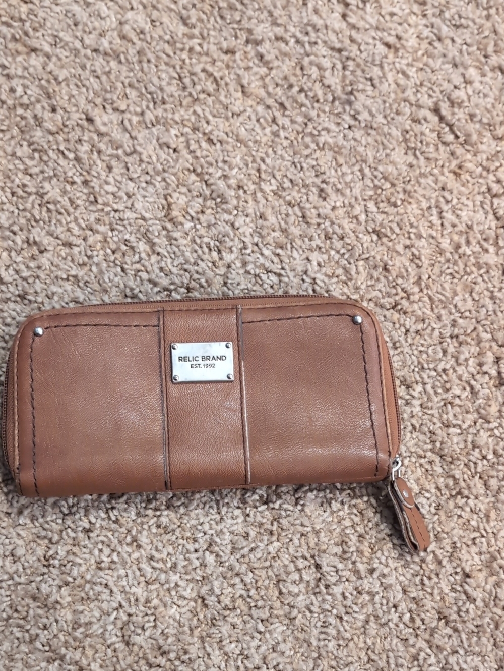 Relic Tan Zip-Around Leather Card & Key Holder